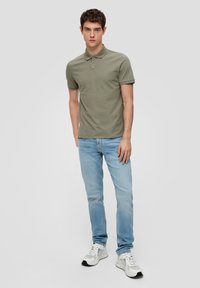 QS MIT KRAGEN - Polo - olivgrün