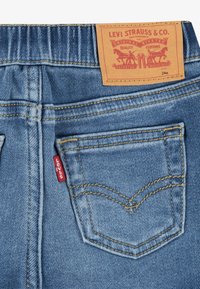 Levi's® SKINNY PULL ON PANTS - Vaqueros pitillo - tambourine