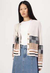 Object OBJRENARD CHECK  - Gilet - white sand/black/brown