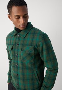 Scotch & Soda CHECKED OVERSHIRT - Light jacket - green