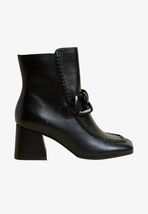 Marks & Spencer Kotníková obuv - black