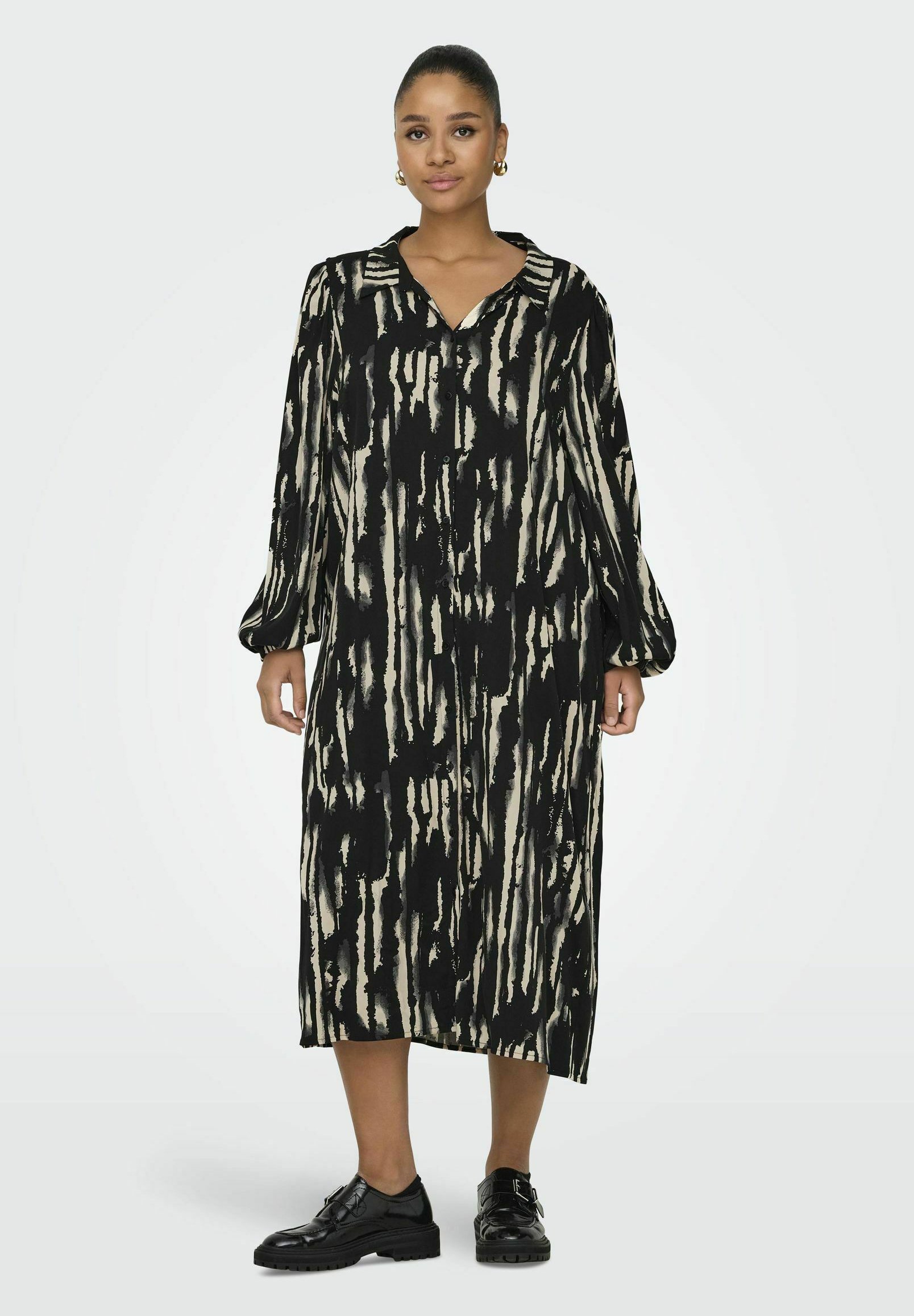 ONLY Carmakoma Shirt dress birch/beige