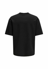 Zwarte t-shirt, korte mouwen, ronde hals. Gemaakt van zacht materiaal met een gladde textuur. Heeft een lichte pasvorm en een rechte snit aan de onderkant.