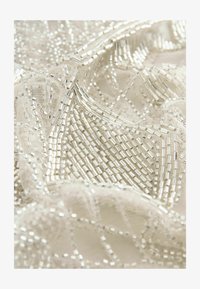 Sélectionné, ivory