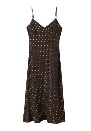 Vestido tipo slip midi marrón con lunares azules y tirantes finos, con escote en V y falda fluida.