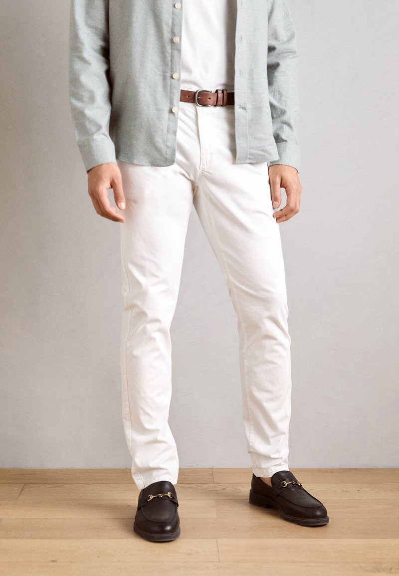 INDICODE JEANS - GOVER - Chinos - offwhite, Enlarge