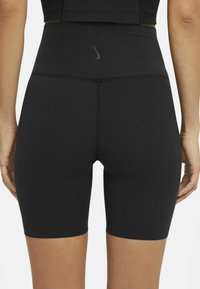 Nike Performance THE YOGA LUXE SHORT - Leggings - black/dark smoke grey
