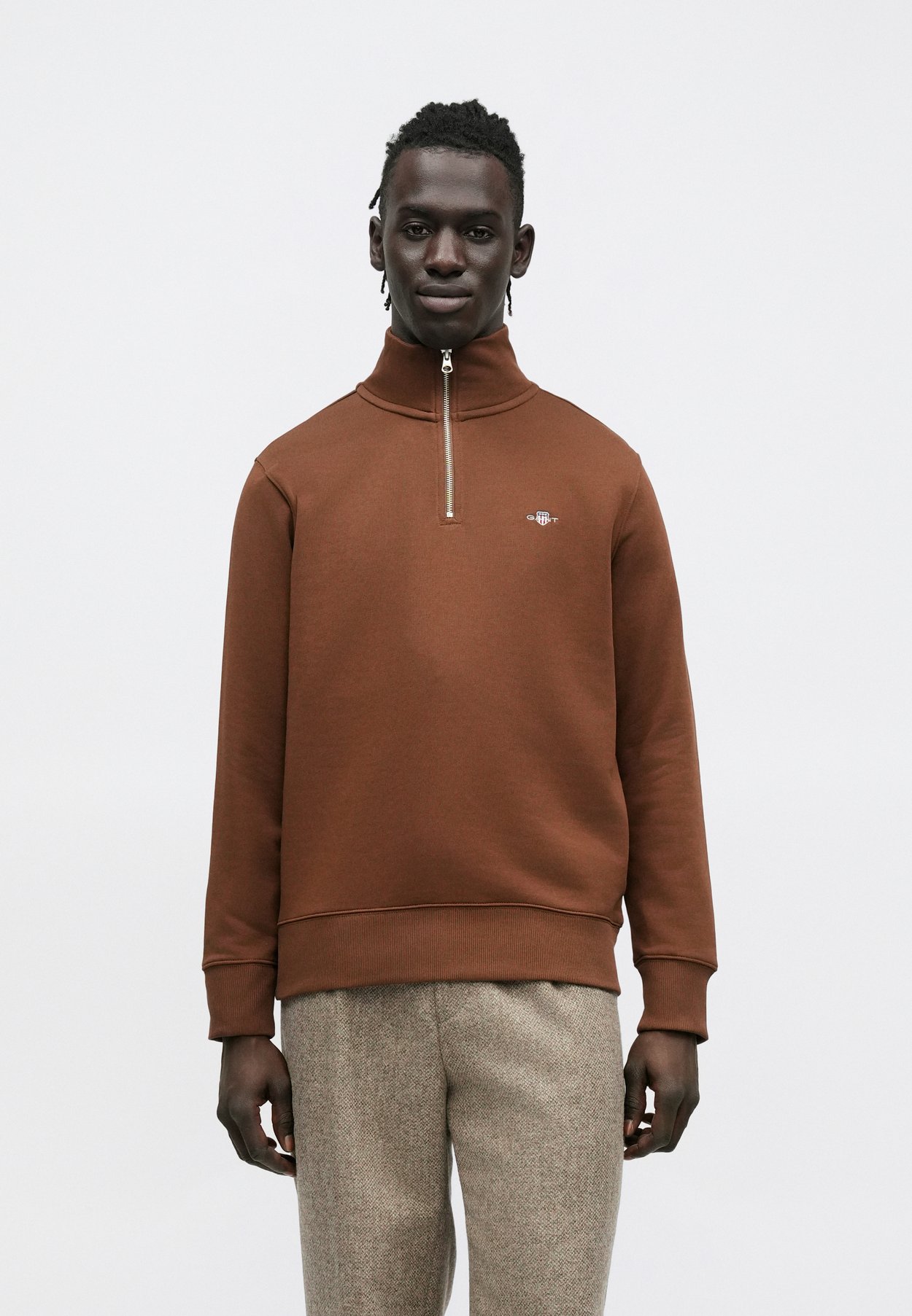 REG SHIELD HALF ZIP SWEAT