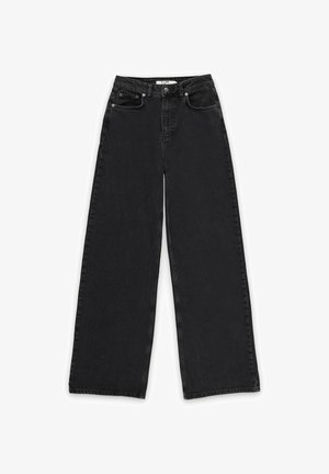 Črne široke traper hlače, izdelane iz denima, z visokim pasom, dvema sprednjima žepoma in gumbom za zapiranje ter zadrgo.