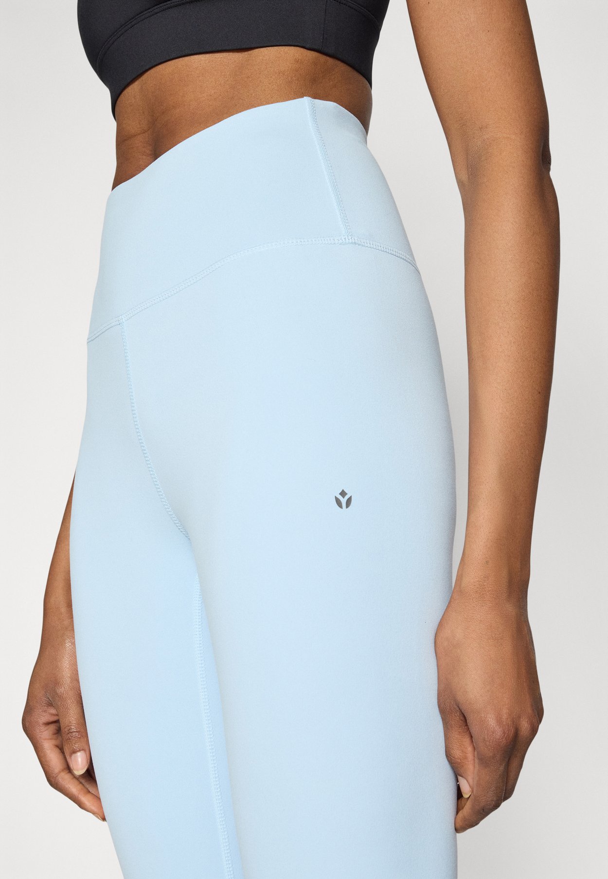 FULL LENGTH HIGH RISE LEGGINGS
