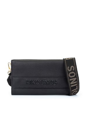 Sac bandoulière rectangulaire noir avec logo "PIKOLINOS" en relief et large sangle réglable brandée avec ferrures dorées.
