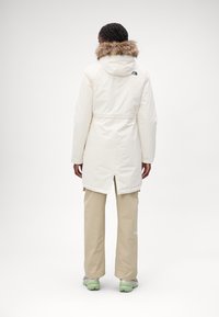 The North Face ZANECK PARKA - Párka - white dune