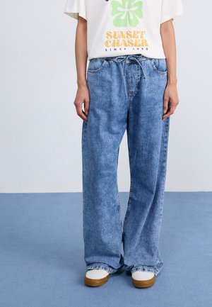 STUNNING VIEW MID - Flared Jeans - -