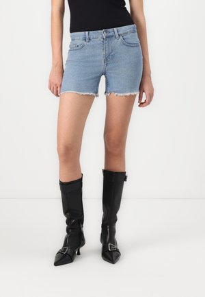 ONLJOSIE BOX - Jeansshorts - light blue denim