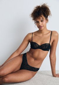 Tommy Hilfiger PREMIUM - Liemenėlė su lankeliais - black