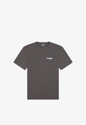 T-shirt cinzenta de manga curta feita de algodão, com o logótipo branco "Wrangler" no peito esquerdo. Decote redondo, corte standard.
