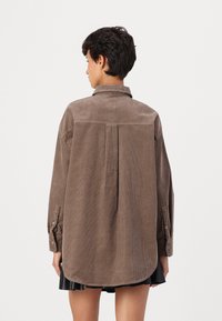 ONLY ONLAIME MOXI LONG SHIRT  - Bluza z gumbi - fossil