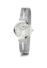 Orologio con cinturino in rete argentata, quadrante rotondo in madreperla bianca, indicatori delle ore argentati e un accento di borchia nel punto di chiusura.