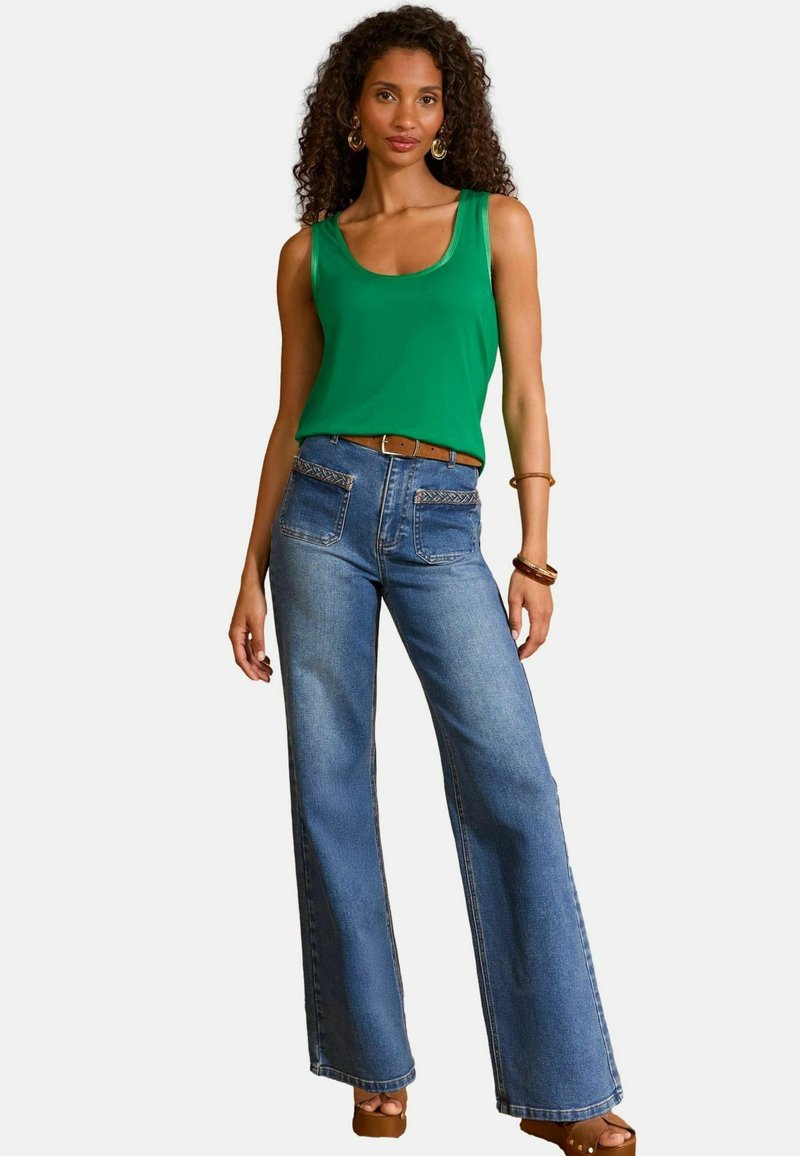 Love & Roses Tops - green