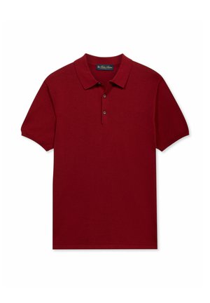 Polo à manches courtes bordeaux avec col et patte de boutonnage à trois boutons, présenté sur fond blanc.