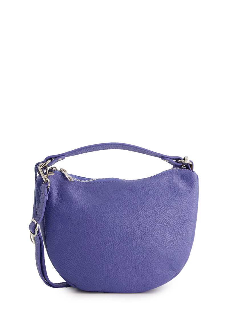 Lila Lederhandtasche mit runder Form, strukturiertem Oberflächen, Reißverschluss oben und abnehmbarem Schultergurt. Mit silberner Hardware-Akzenten.