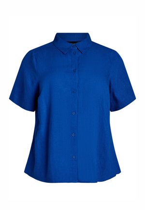 Modrá košile s krátkými rukávy a límečkem, rozložená na rovné ploše proti bílému pozadí.