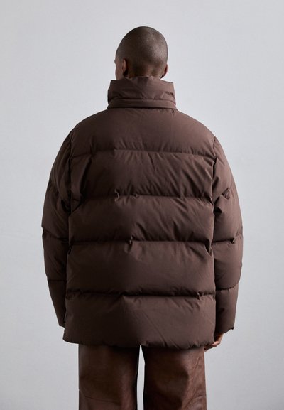 Holzweiler BESSEGGEN JACKET - Dunjacka - dark brown