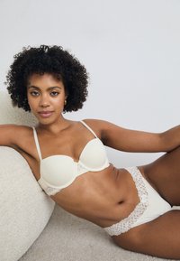 Calvin Klein Underwear LIGHTLY LINED BALCONETTE SOFT STRETCH LACE - Balconette-BH - ivory