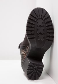 H.I.S Botines bajos - black
