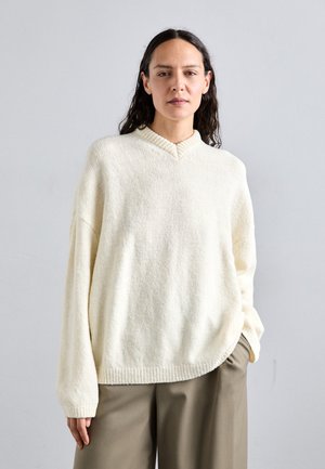 ASYMMETRIC VNECK  - Jersey de punto - off white