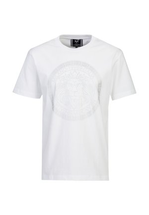 Weißes T-Shirt mit kurzen Ärmeln und Rundhalsausschnitt, vorne ein dezent geprägtes Löwenemblem und ein kreisförmiges dekoratives Design.