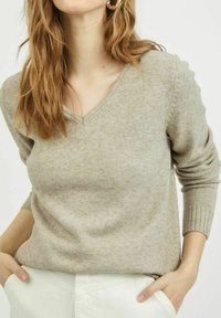 VILA VIRIL L/S V-NECK TOP - Stickad tröja - fungi