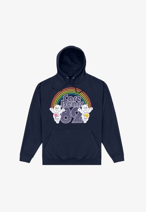 Felpa navy con tasca a marsupio, presenta una grafica di due Care Bears, un arcobaleno e il testo "Care Bears 82" in colori vivaci.