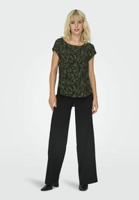 ONLY ONLVIC AOP  - T-shirt print - rifle green