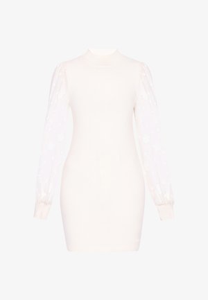 Rochie albă tricotată, mulată, cu mâneci lungi și bufante din material transparent, decorate cu broderie florală, manșete reiate și guler tip înalt.