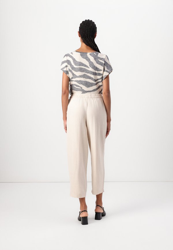 LINNO BARREL - Trousers - natural ecru2