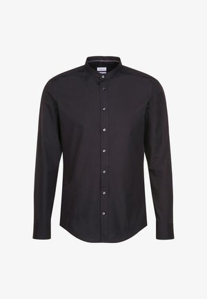 Camicia nera a maniche lunghe realizzata in tessuto morbido, con colletto a punta e chiusura con bottoni frontali, orlo arrotondato e senza motivi visibili.