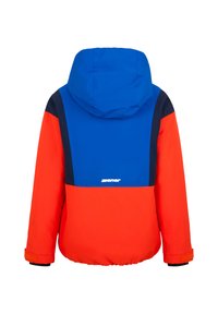 Rote und blaue Kapuzenjacke aus wasserdichtem Material. Verfügt über kontrastierende schwarze Akzente, elastische Bündchen und ein Logo auf dem unteren Rücken.