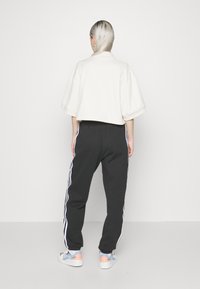 Thumbnail Image 5