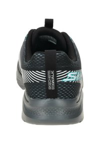 Schwarzer Sportschuh mit einem strukturierten Mesh-Obermaterial, türkisfarbenen Akzenten und einer Ziehschlaufe an der Rückseite. Verfügt über eine gepolsterte Sohle für Komfort.