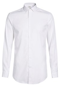 Chemise blanche à manches longues en coton, avec un col boutonné, une patte de boutonnage à six boutons à l'avant et des poignets à boutons. Texture lisse.