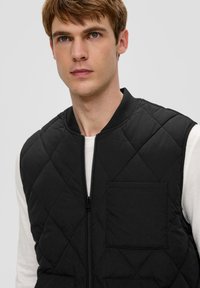 s.Oliver LICHTE BODYWARMER MET STIKNADEN - Weste - schwarz