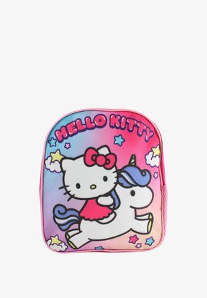 Sac à dos rose avec Hello Kitty chevauchant une licorne blanche à crinière bleue, entourée d’étoiles et de nuages sur un fond dégradé.