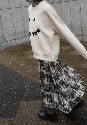 Sweatshirt - off-white