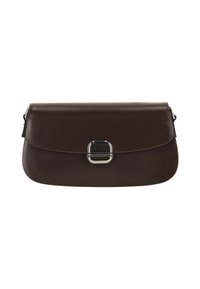 Geantă clutch din piele maro cu textură netedă, design plat și o închizătoare pătrată argintie în față. Stil compact și minimalist.