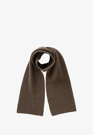 Bufanda de punto acanalado marrón, textura suave, forma rectangular larga, doblada de manera ordenada con los extremos colgando hacia abajo.