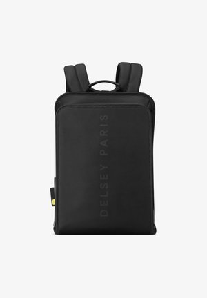 Sac à dos noir avec une texture lisse, doté de bretelles ajustables, d'une poignée supérieure et du nom de la marque "DELESEY PARIS" imprimé sur le devant.