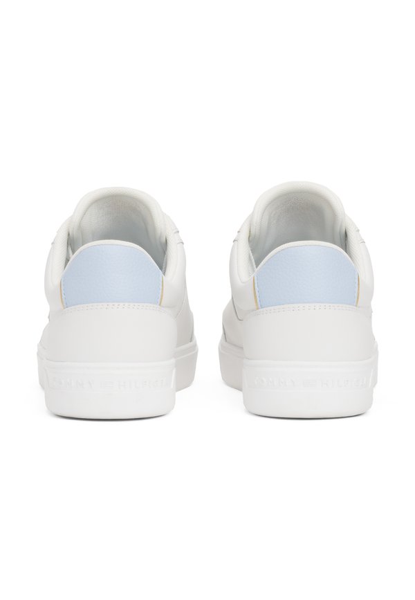 ESSENTIAL CHIC COURT - Trainers3