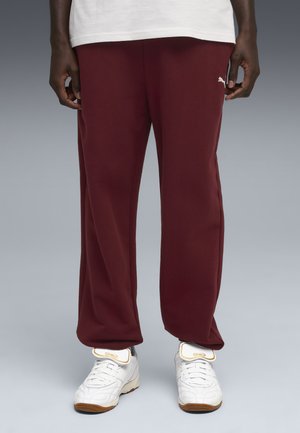 WARDROBE ESSENTIALS RELAXED JOGGING - Jogginghose - ruby shimmer