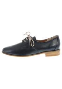 Scarpa stringata in pelle blu scuro con punta arrotondata, lacci neutri e tacco in legno chiaro. Texture liscia, design minimalista, cuciture sottili.
